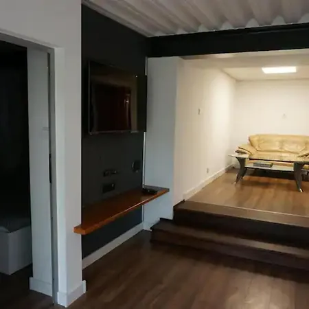Immaculate 2-bed In شقة *
