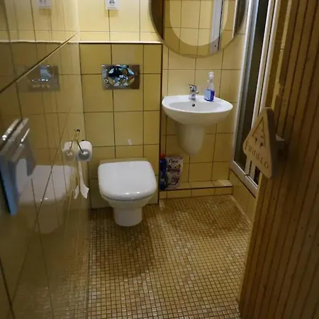 Immaculate 2-bed In *
